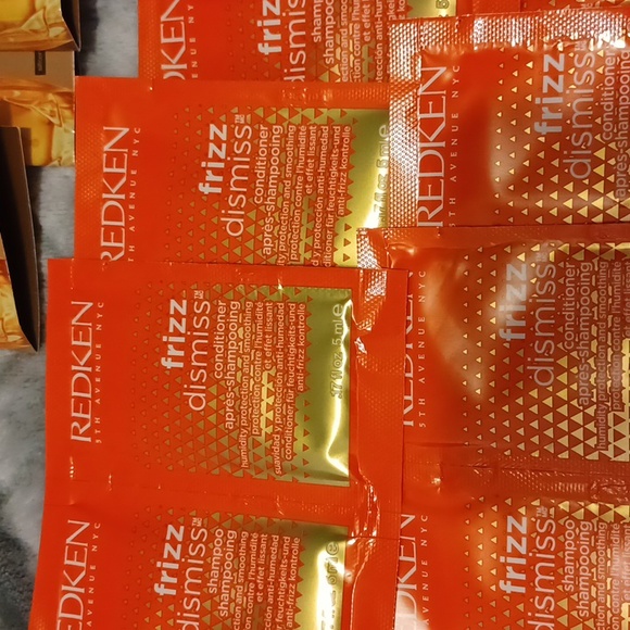 Redken travel samples - Picture 2 of 4